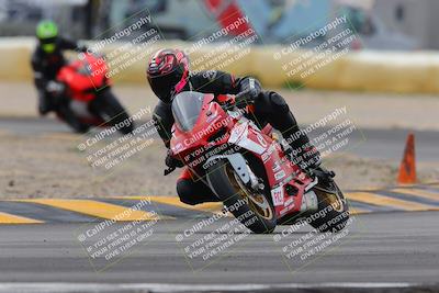 media/Jan-15-2023-SoCal Trackdays (Sun) [[c1237a034a]]/Turn 2 Set 2 (1155am)/